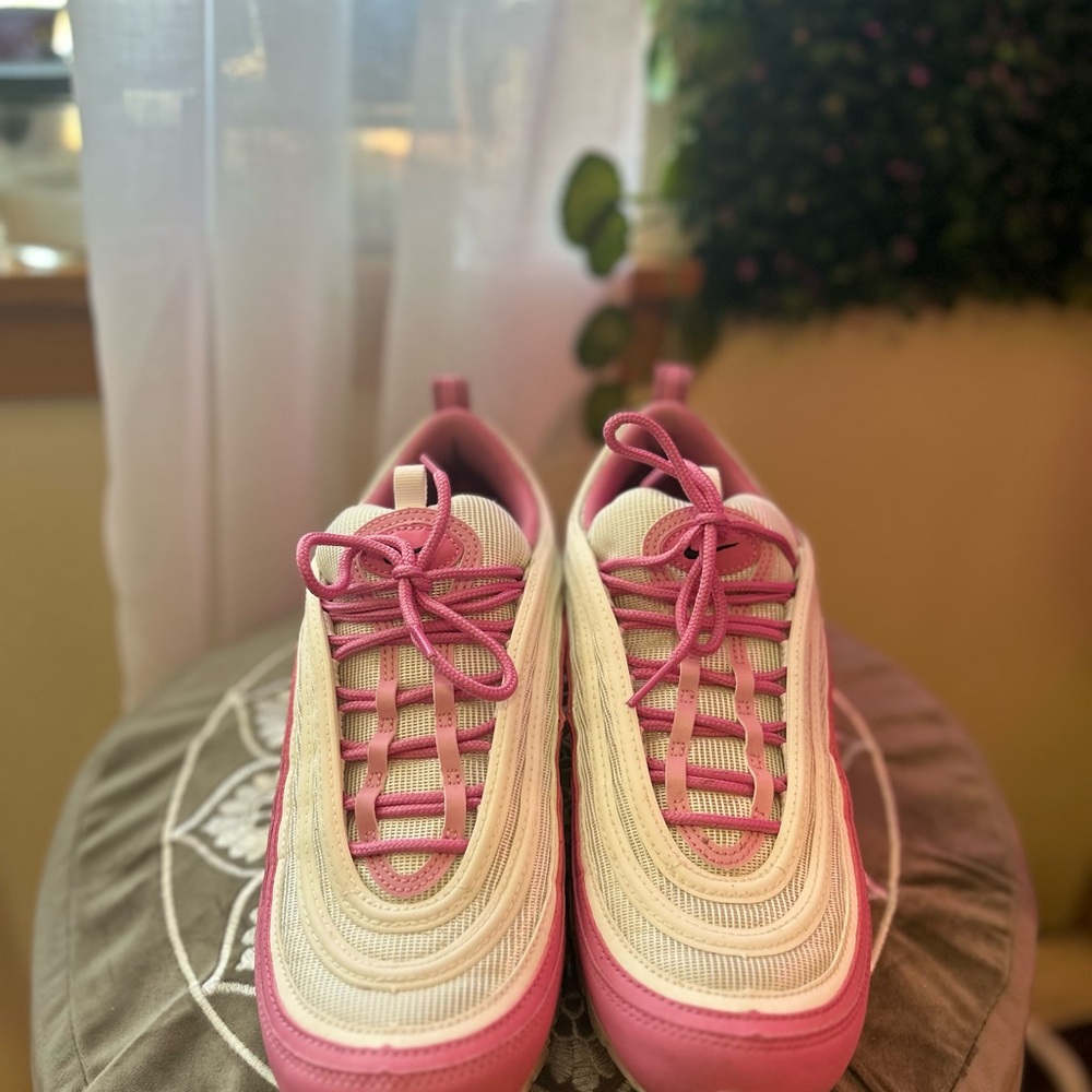 Nike Women's Pink and White Air max - Picture 3 of 6